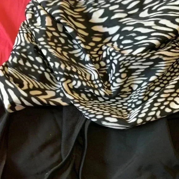 Christina one piece bathing suit, no wires, adjustable straps,  padded cu… - Picture 10 of 11